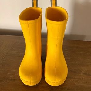 Totes yellow rain boots for boy or girl